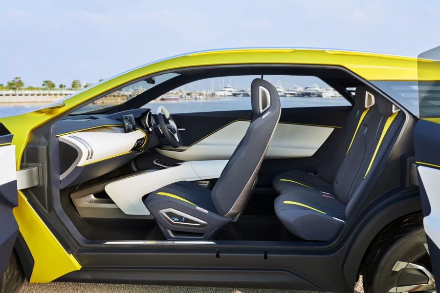  Mitsubishi eX Concept 2015 года  (фото 13 из 33)
